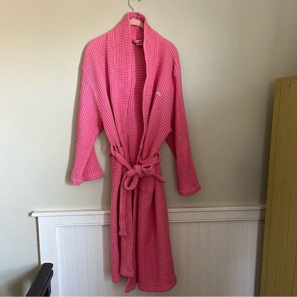 The Company Store Waffle Robe Pink “Mom” Embroidery - Picture 4 of 8